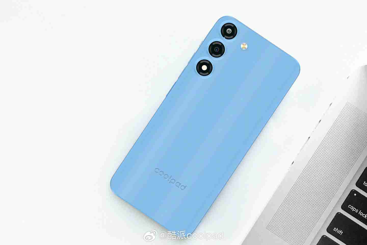 酷派推出 Y77 手机:3900 毫安时电池、6G + 128G 存储规格