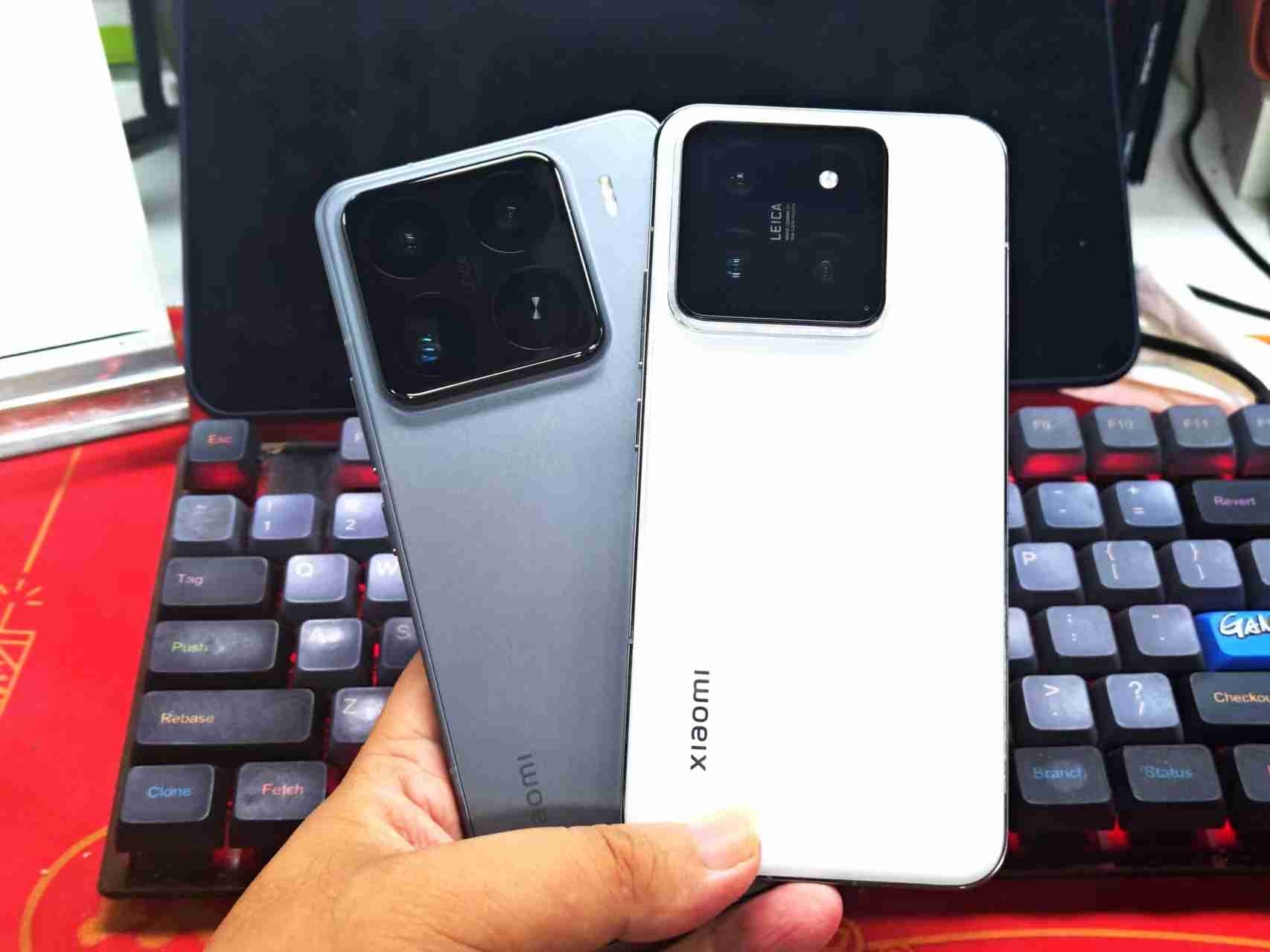 华为Mate 70「金丝银锦」火了!手机厂商开卷后盖材质