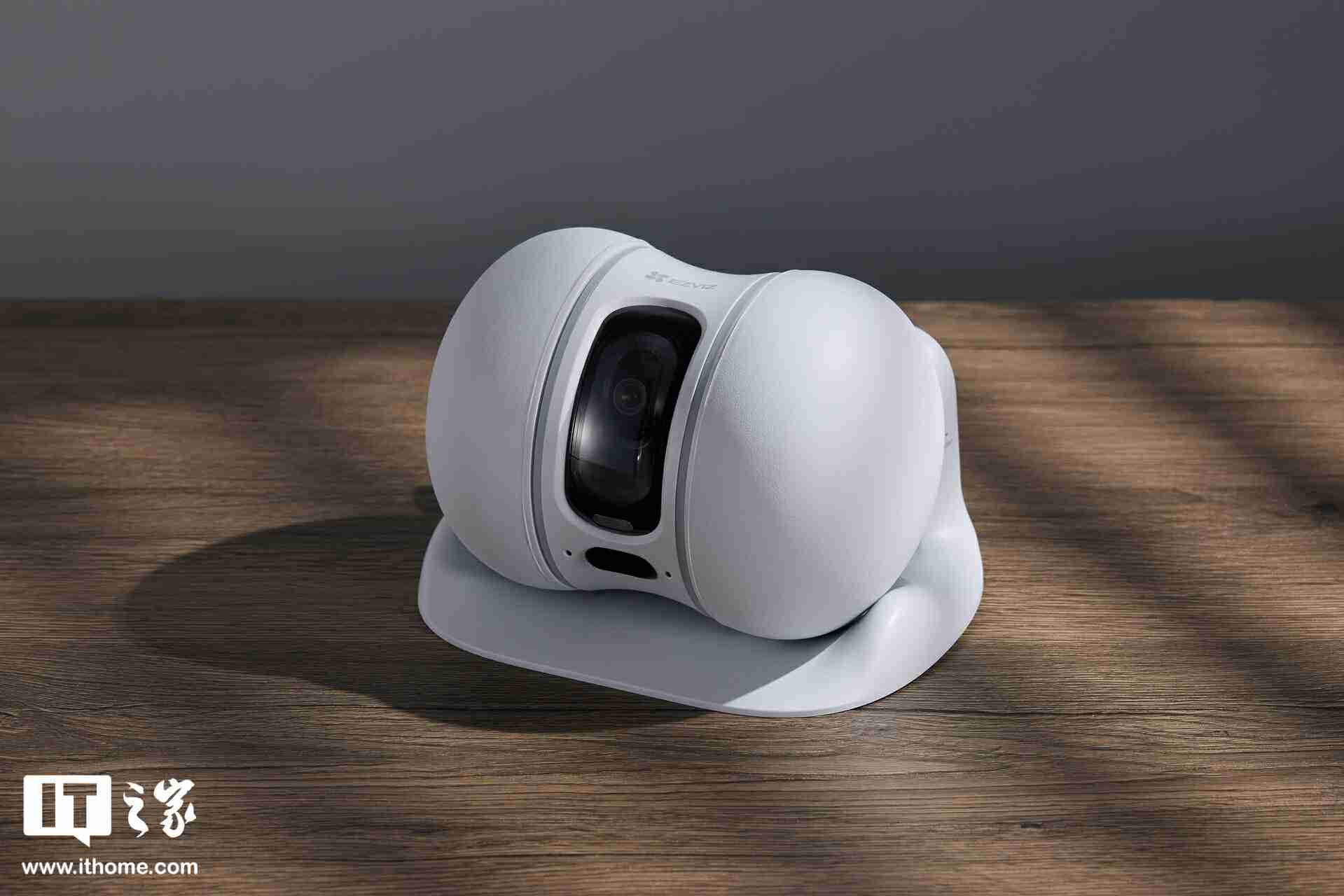 萤石 TAMO 看护摄像机：能全屋移动的智能看护摄像机