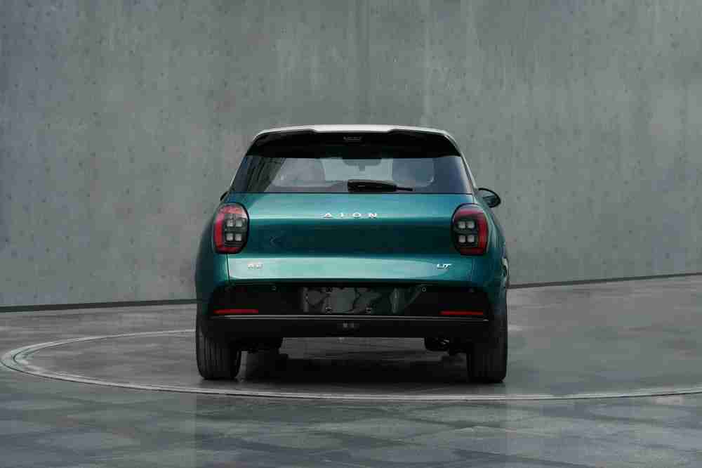 广汽埃安 UT 纯电小车官图发布：设计时尚