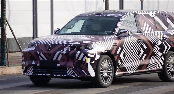 车长超5.3米的全尺寸 长城魏牌旗舰SUV谍照发布：转弯超灵活