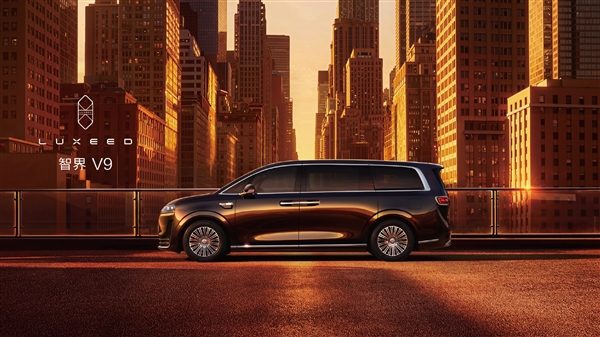 留给埃尔法的时间不多了 鸿蒙智行首款MPV智界V9官图发布