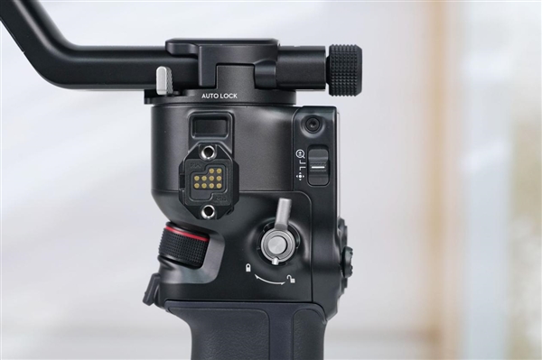 新一代相机增稳利器！大疆DJI RS 5手持云台稳定器图赏