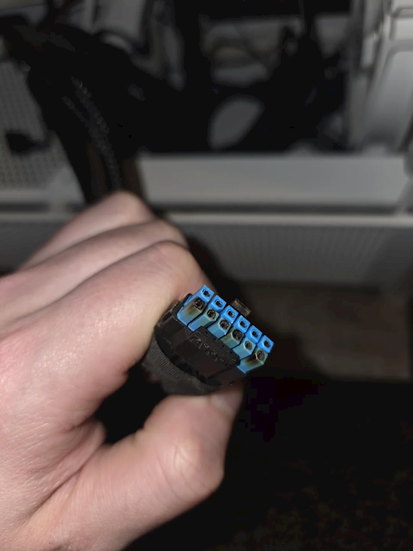 真心没法用！蓝宝石RX 9070 XT 16针供电接口烧了7个