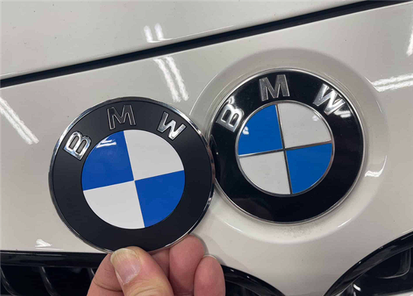 宝马下月起全面启用新Logo:取消镀铬装饰 换成哑光黑环