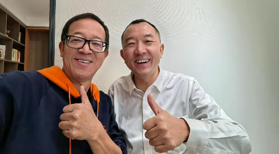俞敏洪晒合照！陈行甲已到新东方报道：年薪150万元