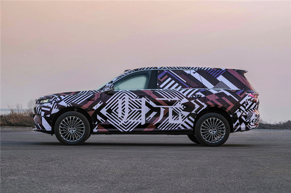 大六座SUV又来狠角色！魏牌V9X官宣：长城把压箱底的都掏出来了